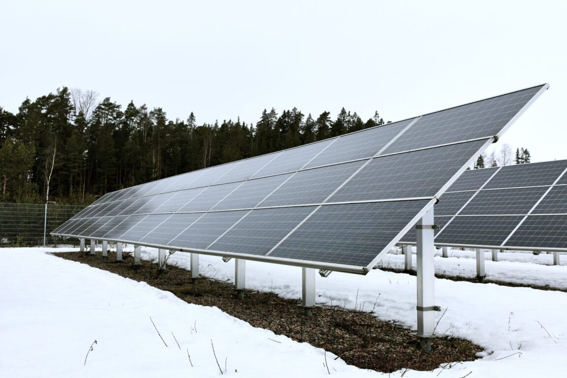 Keravan aurinkovoimala talvella