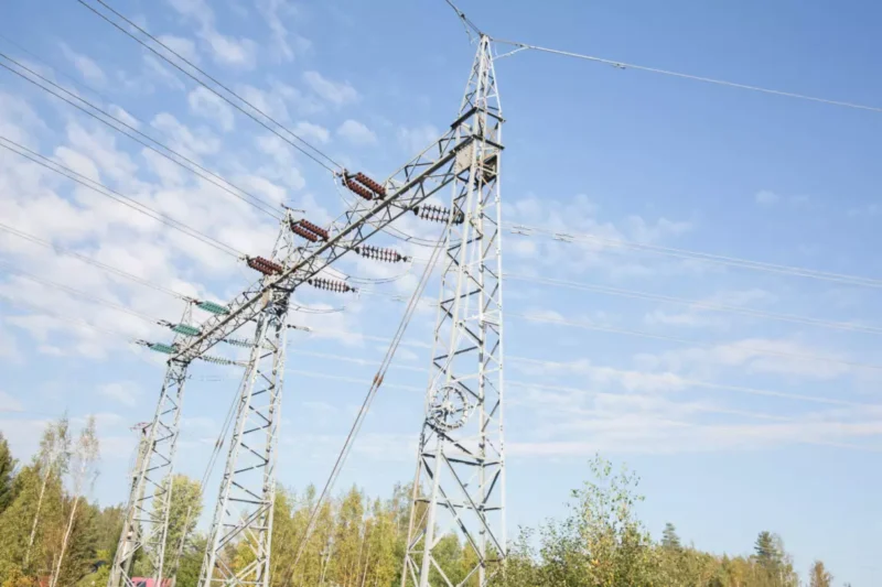 Sähköverkon sähkölinjoja