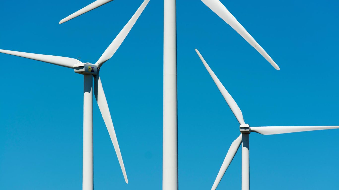 Tuulimyllyt tuottavat sähköä