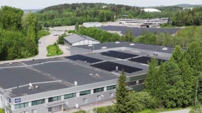 Aurinkopaneelit yritykselle