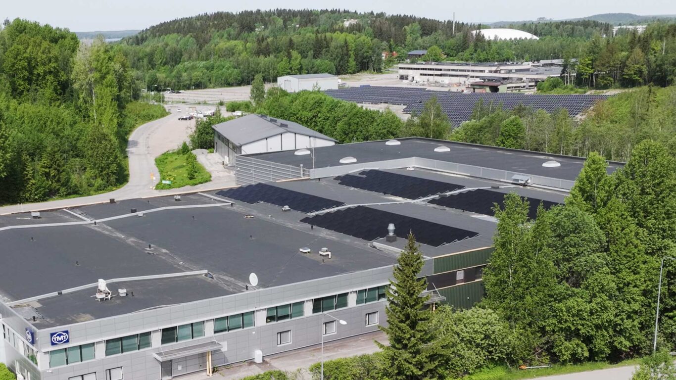 Aurinkopaneelit yritykselle