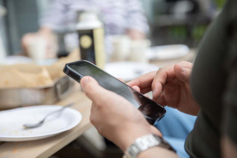 Du kan logga in i kundportalen med en mobiltelefon.