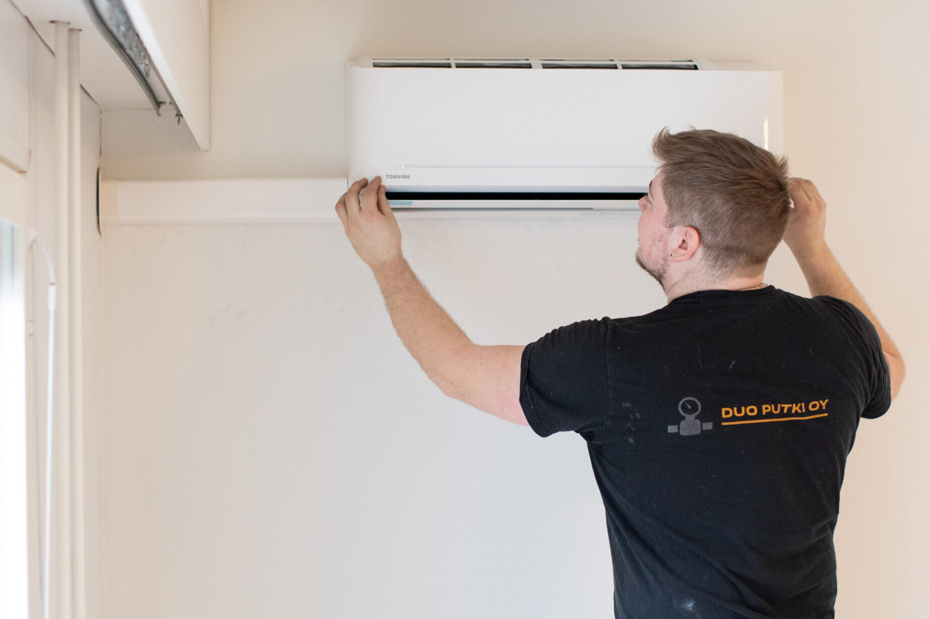 Ilmalämpöpumppu sisäyksikön asennus