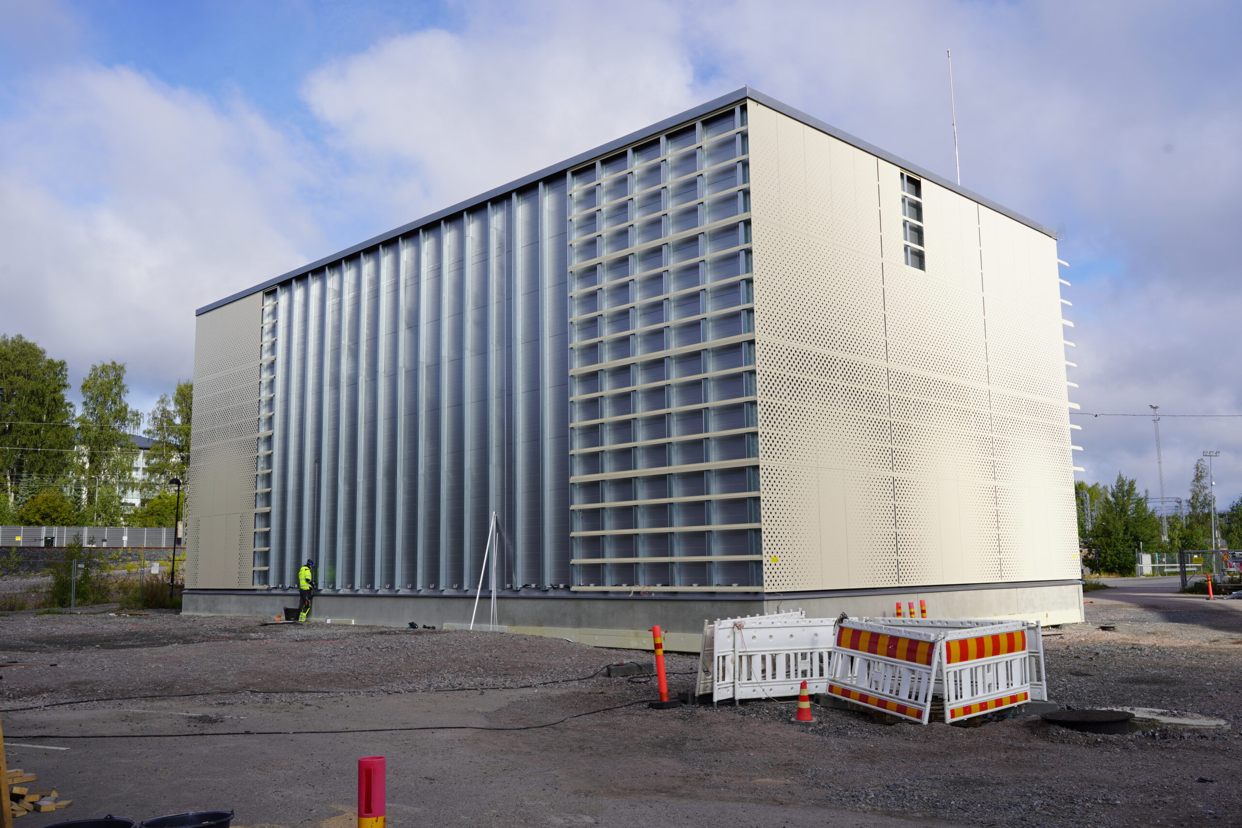 Lähes valmis sähkökattila ennen ulkopuolen viimeistelyjä.