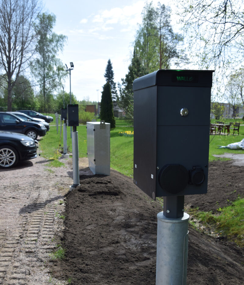 Latausasemia Jurvalantie 3-5 parkkipaikalla